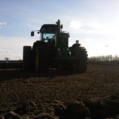 John Deere 4255