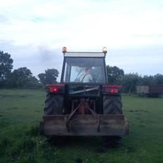 International Harvester 844S