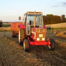 International Harvester 844-S