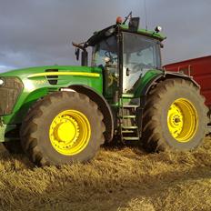 John Deere 7930