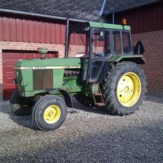 John Deere 3140
