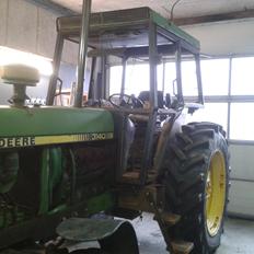 John Deere 3140