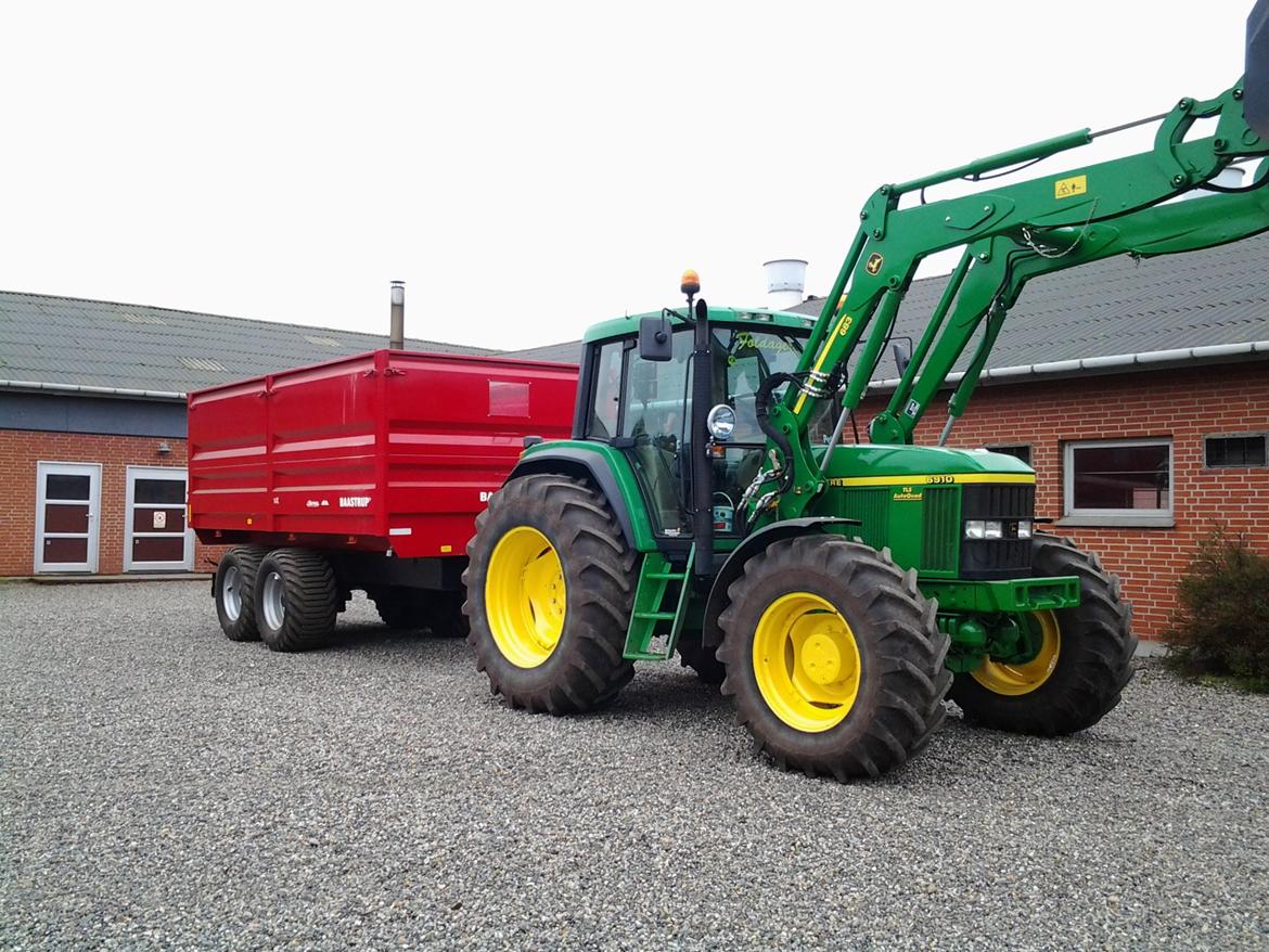 John Deere 6910 billede 8