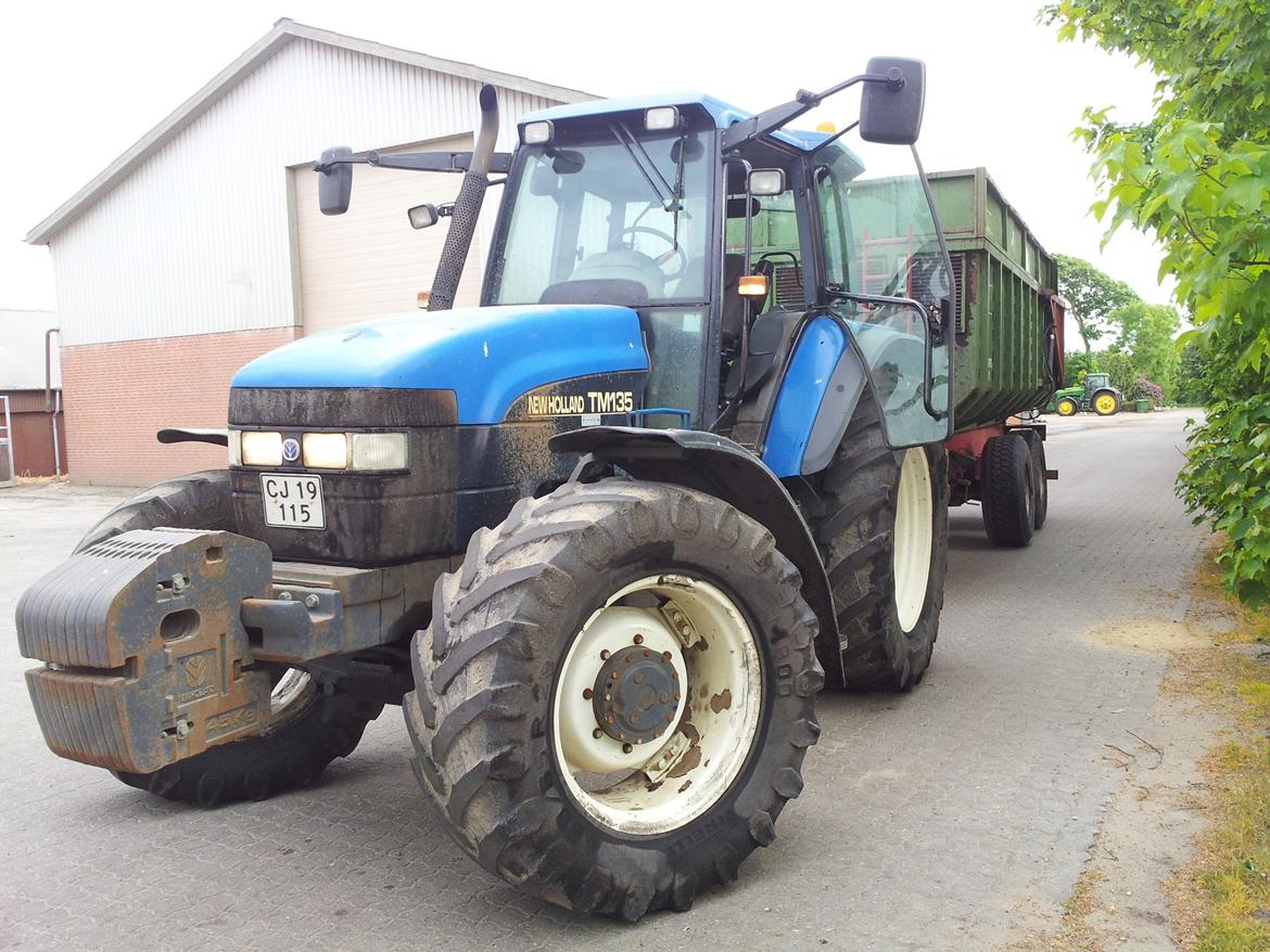 New Holland TM 135 billede 5
