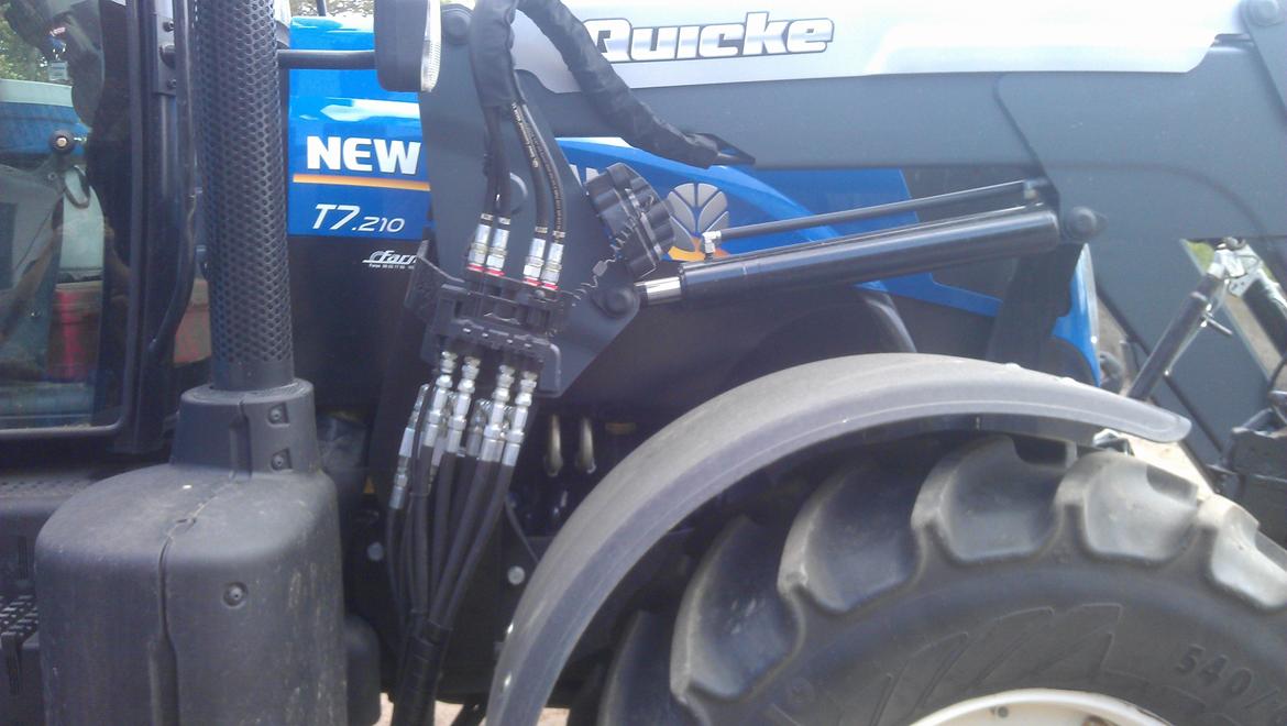 New Holland T7.210 Auto Command billede 9