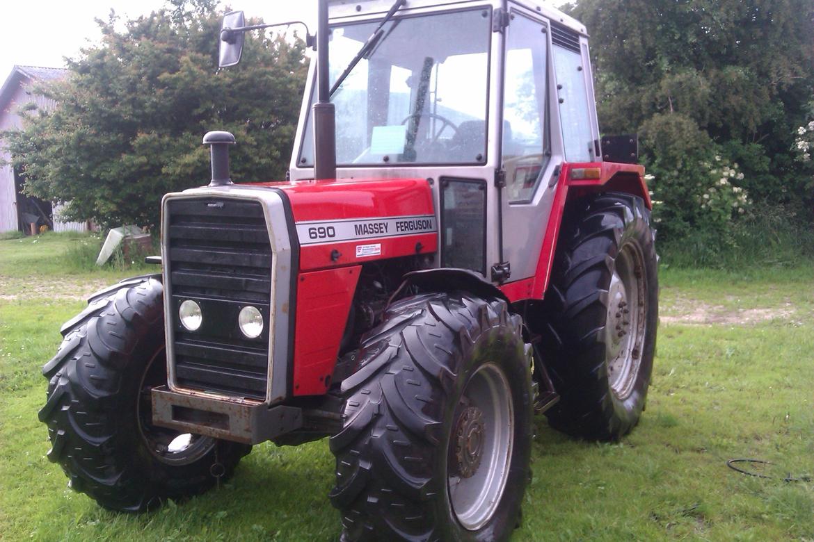 Massey Ferguson 690 billede 1