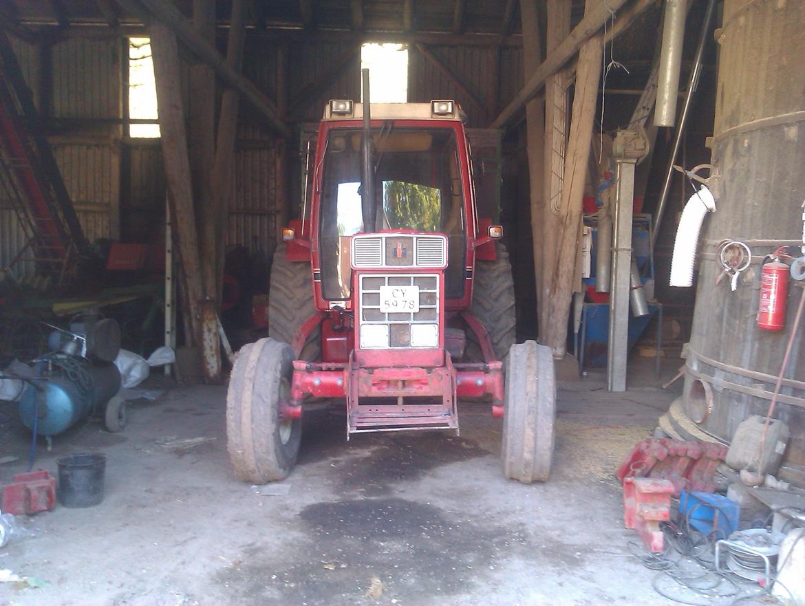 International Harvester 1056XL - på sin plads i laden billede 1