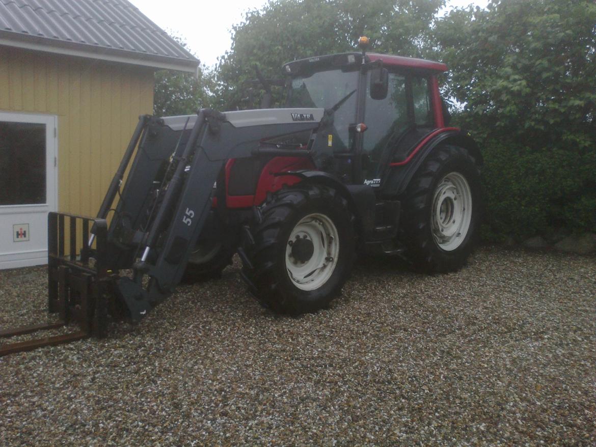 Valtra N121 billede 1