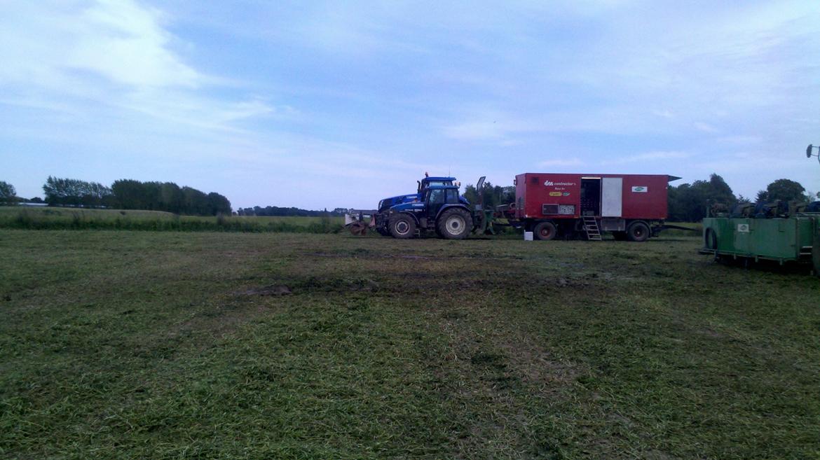 New Holland T8360 - Der er jo ikke så stor forskel..:P  billede 14