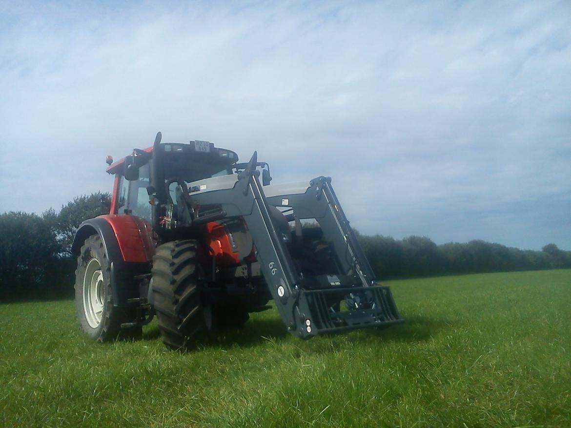 Valtra N142 billede 1