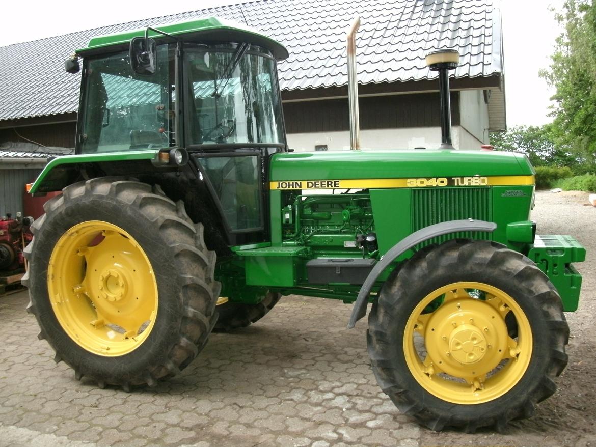 John Deere 3040 turbo 4wd - nymalet og klar til brug billede 1