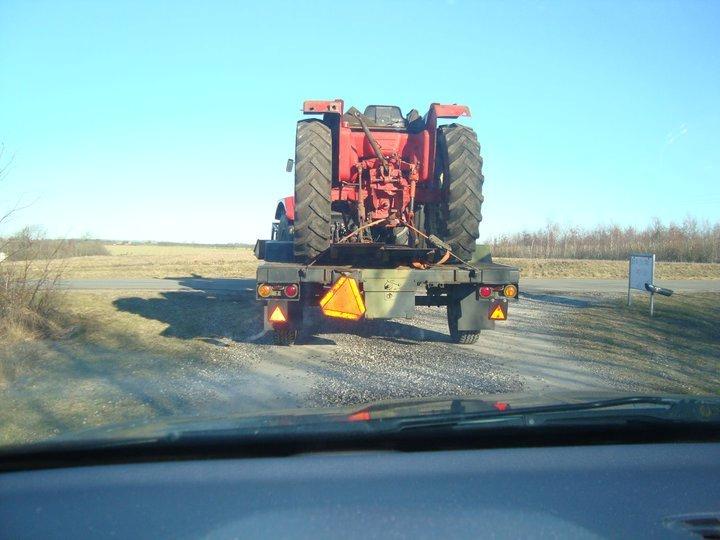 International Harvester 485 - på vej til maleren billede 7