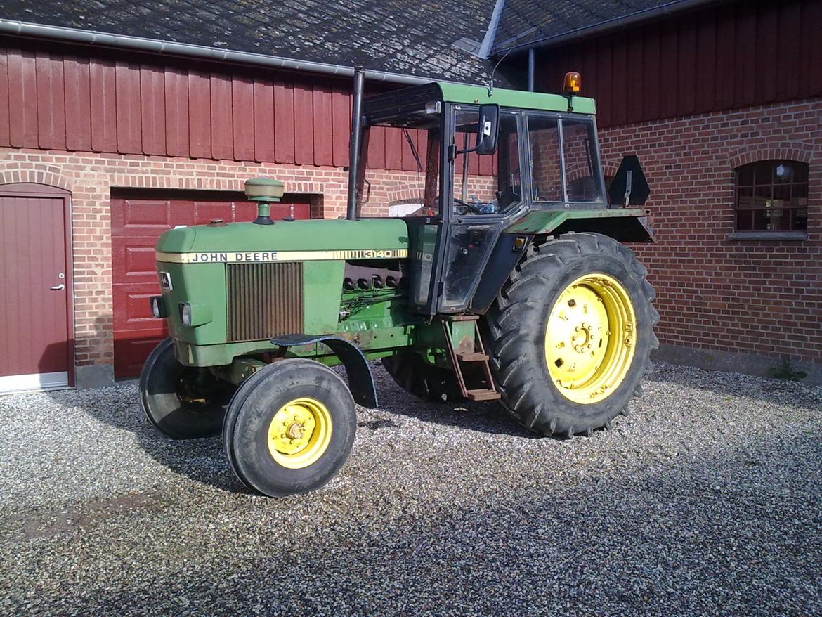 John Deere 3140 - Sådan så den ud sda jeg købte den (: fin gammel hund! billede 1