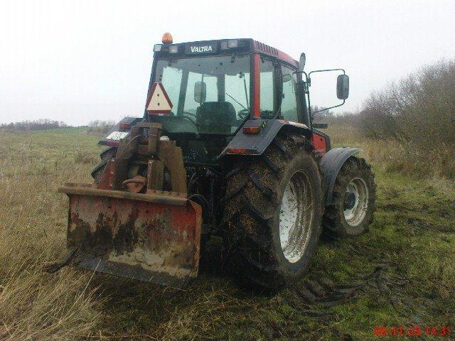 Valmet 8750 - Ude med skovspillet og hive en nabo op billede 13