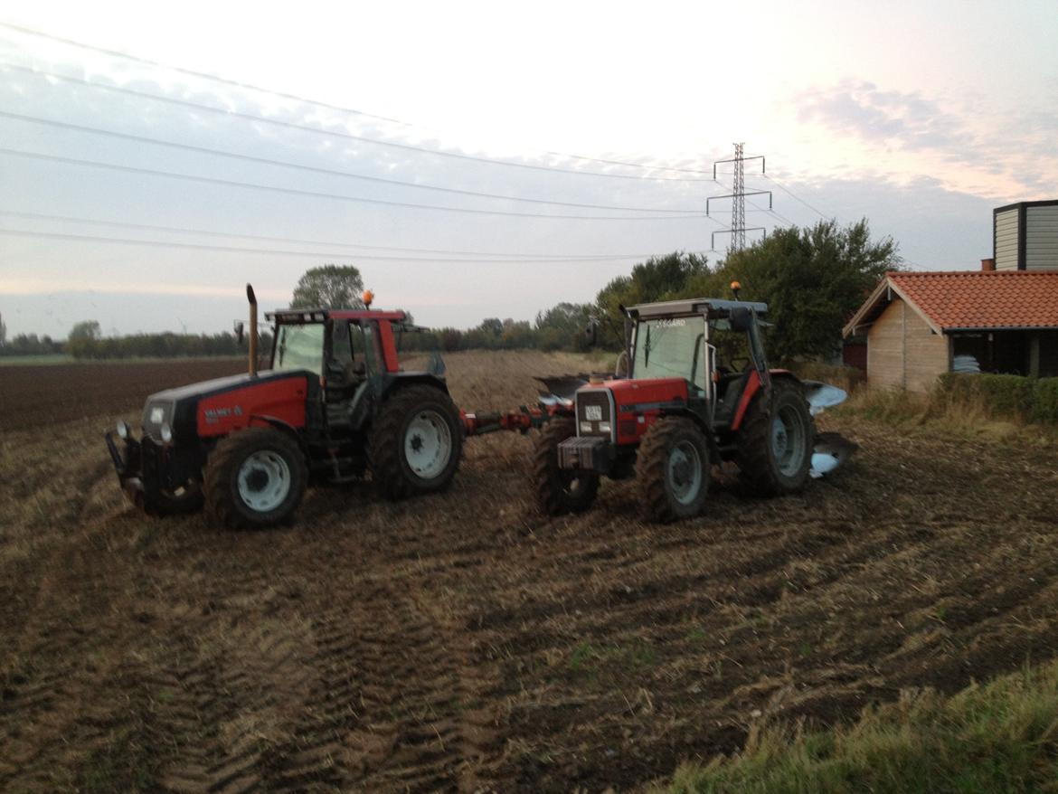 Valmet 8600 - Min storebror med Valmet 8600 og mig med Massey Ferguson 3095. billede 9