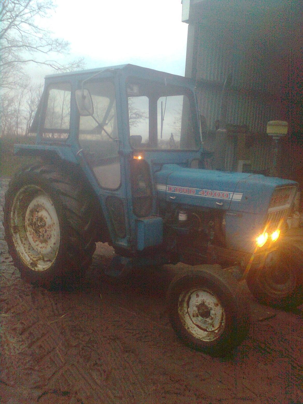 Ford 4000 billede 16