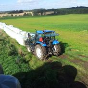 New Holland ts100