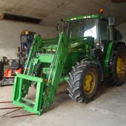 John Deere 6400