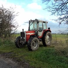 Massey Ferguson 690