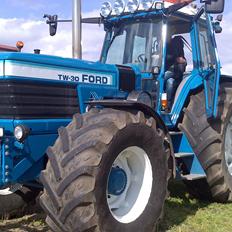 Ford TW 30