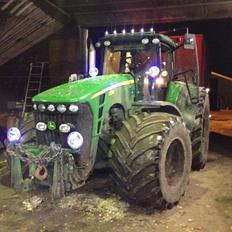 John Deere 8530