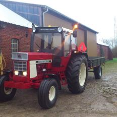 International Harvester 1055
