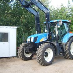 New Holland ts135a