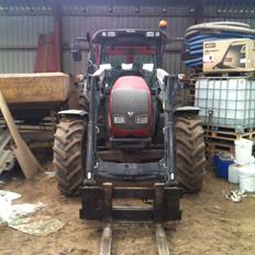 Valtra N 121