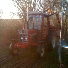 International Harvester 585xl