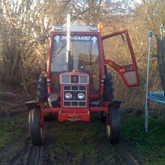International Harvester 585xl