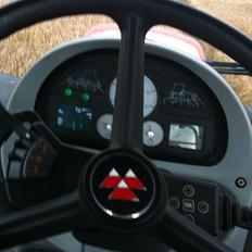 Massey Ferguson 7495