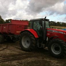 Massey Ferguson 7495