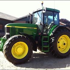 John Deere 7710