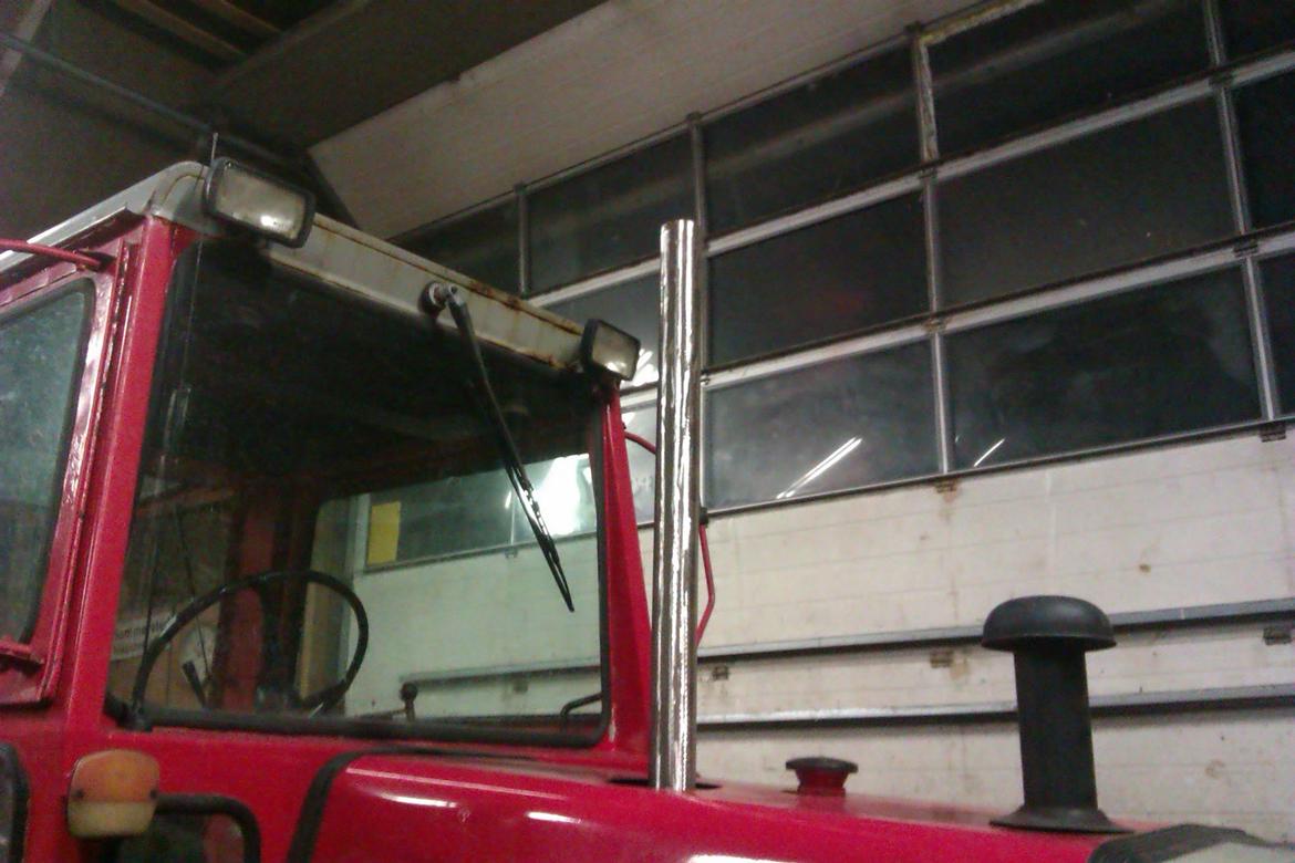 Massey Ferguson 575 billede 1