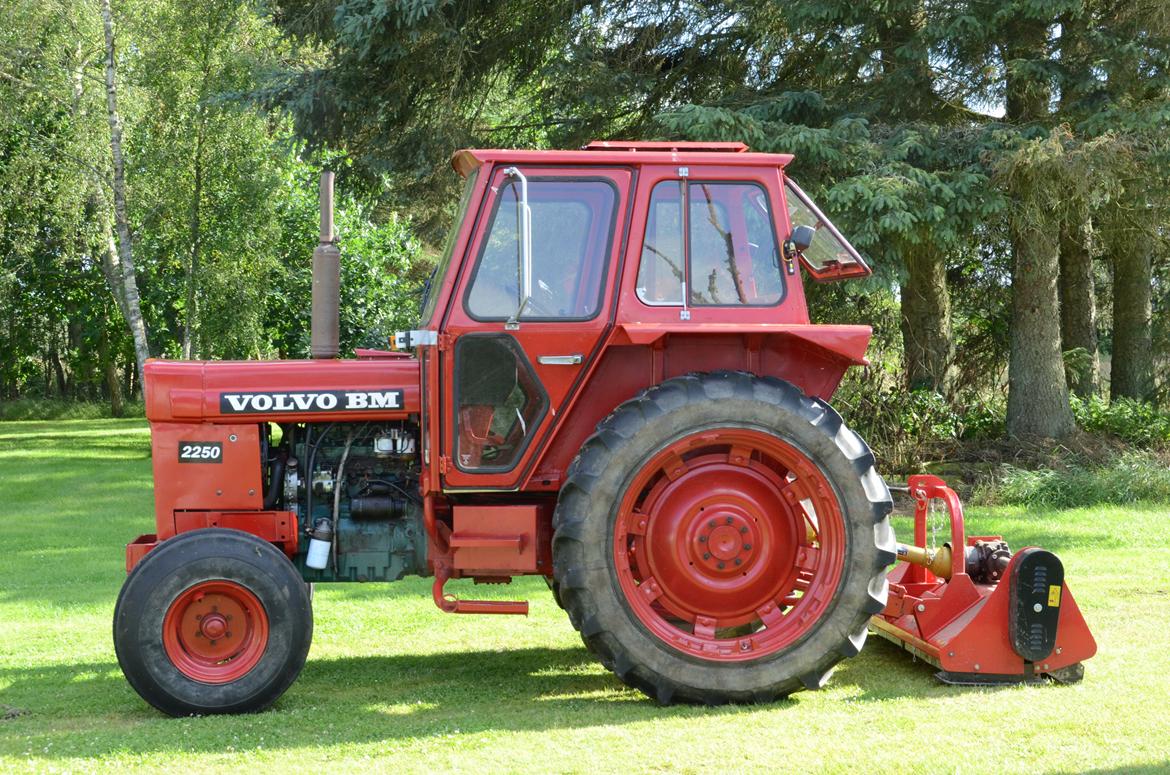 Volvo BM 2250 - 2250'eren med slagleklipperen. Klippebredde: 1,75 meter billede 21