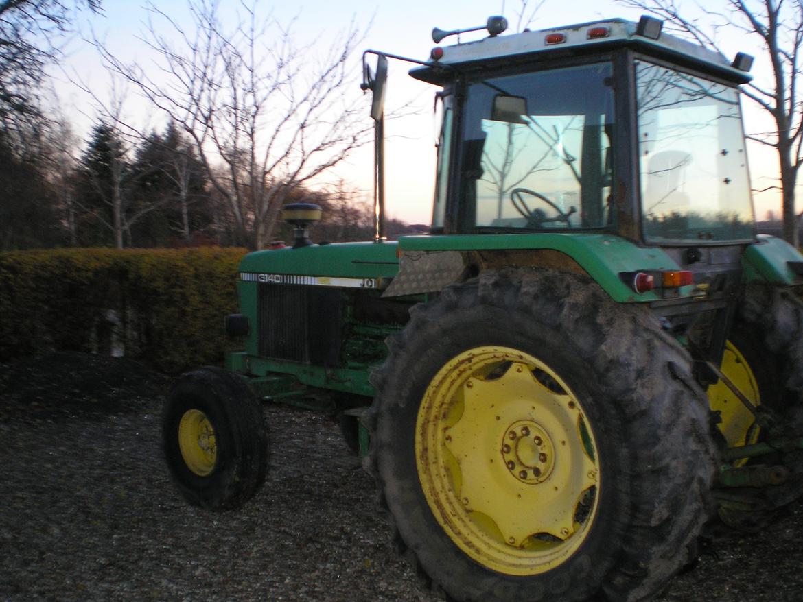 John Deere 3140 billede 2