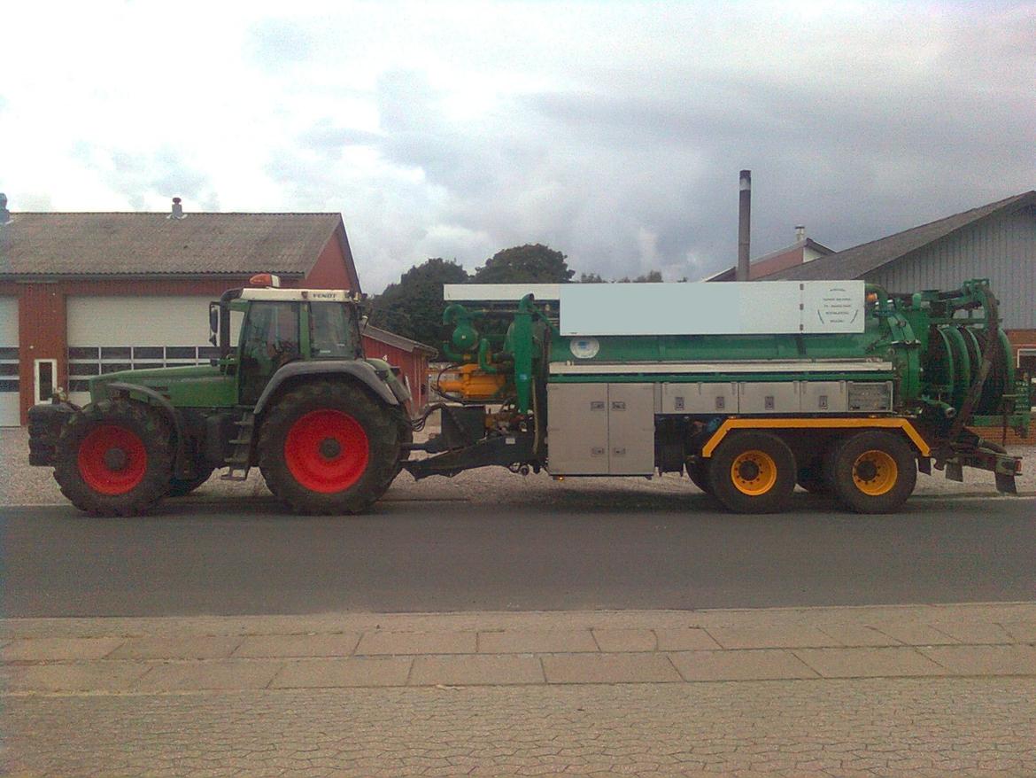 Fendt Favorit 824 billede 1