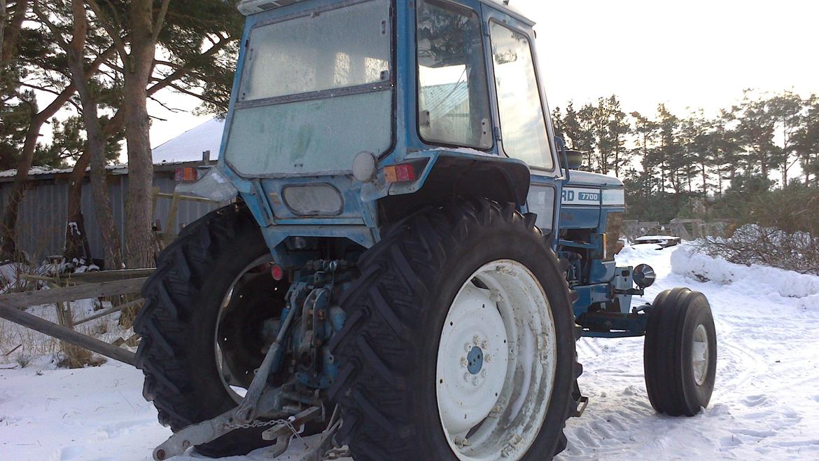 Ford 7700 Turbo - bladret ind i cement da den har stået for en cementblander.. billede 12