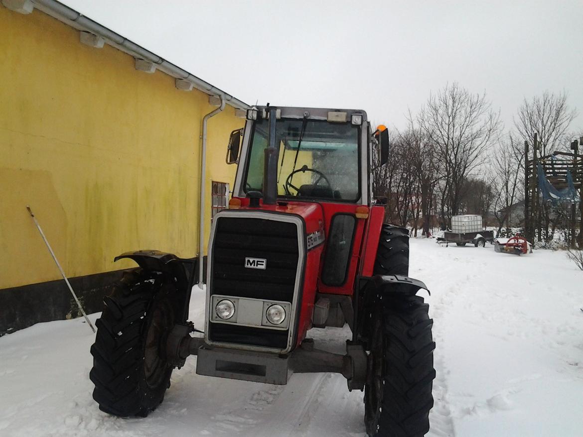 Massey Ferguson 575 - snerydning billede 1