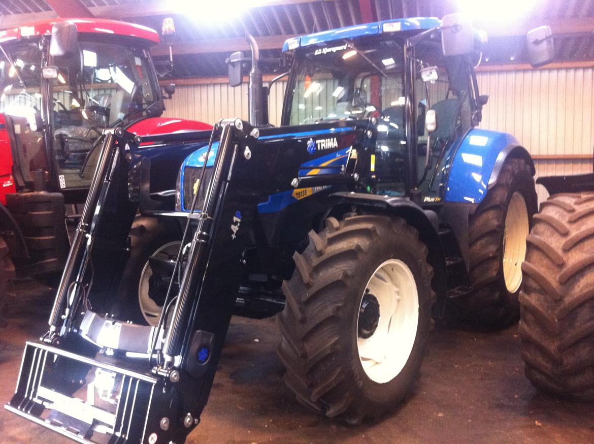 New Holland ts135a - Dagen inden vi købte traktoren - (Ved forhandleren SDK) billede 6