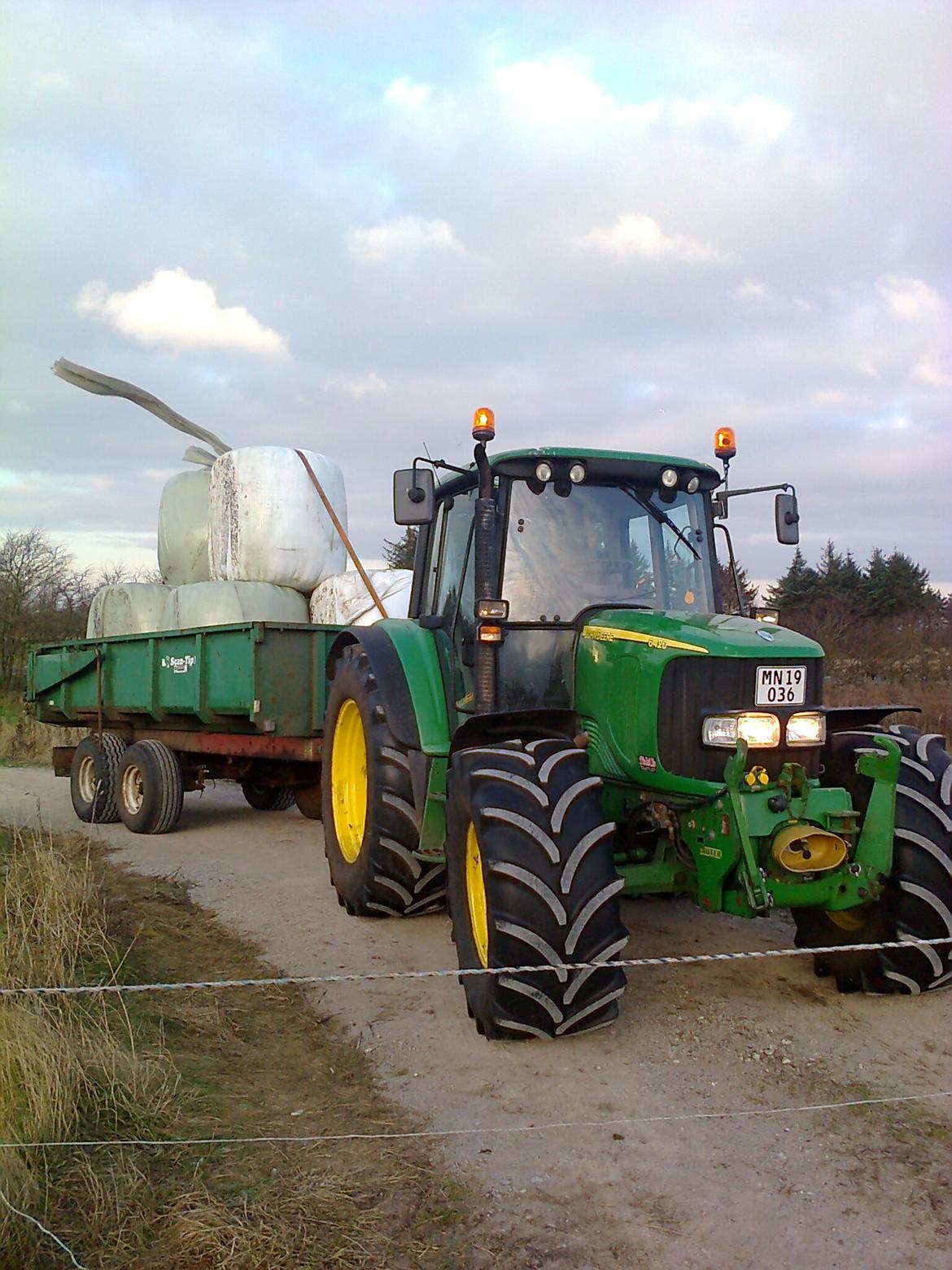 John Deere 6420 - Hentede Wrap ud til farfars gård billede 1