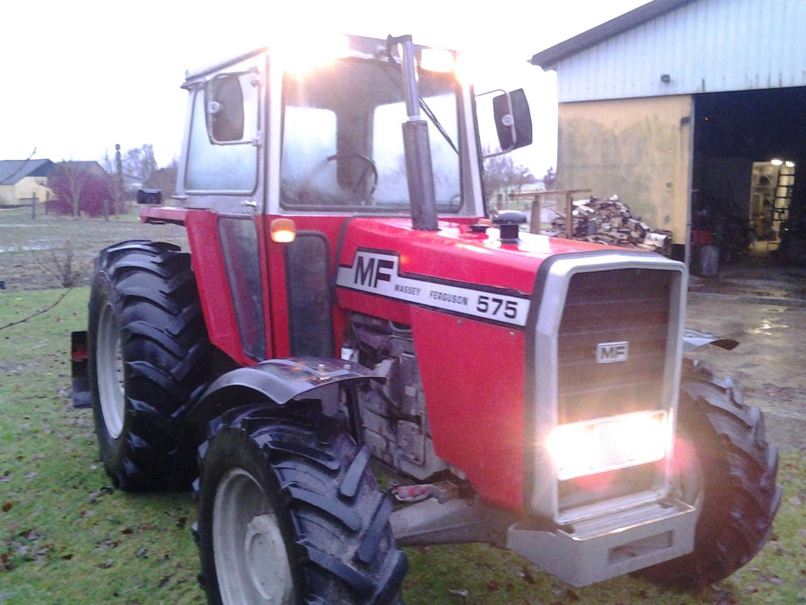 Massey Ferguson 575 - så er den blevet vasket :) billede 10