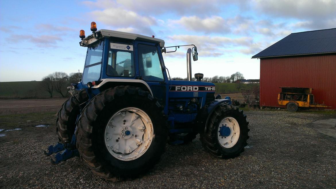 Ford TW 15 Force II - hjulvægte og vanger til frontlift afmonteret så vi kan køre 7500kg  billede 16