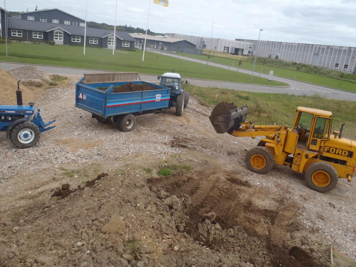 Ford 8210 - når de hårde knejte trucker jord. billede 13