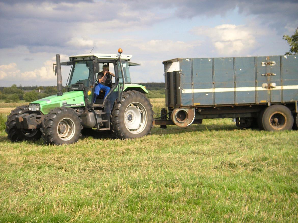 Deutz-Fahr AgroStar 6.08 - 6.08'eren med mig selv, inden vi fik vognen malet og renoveret færdig billede 13