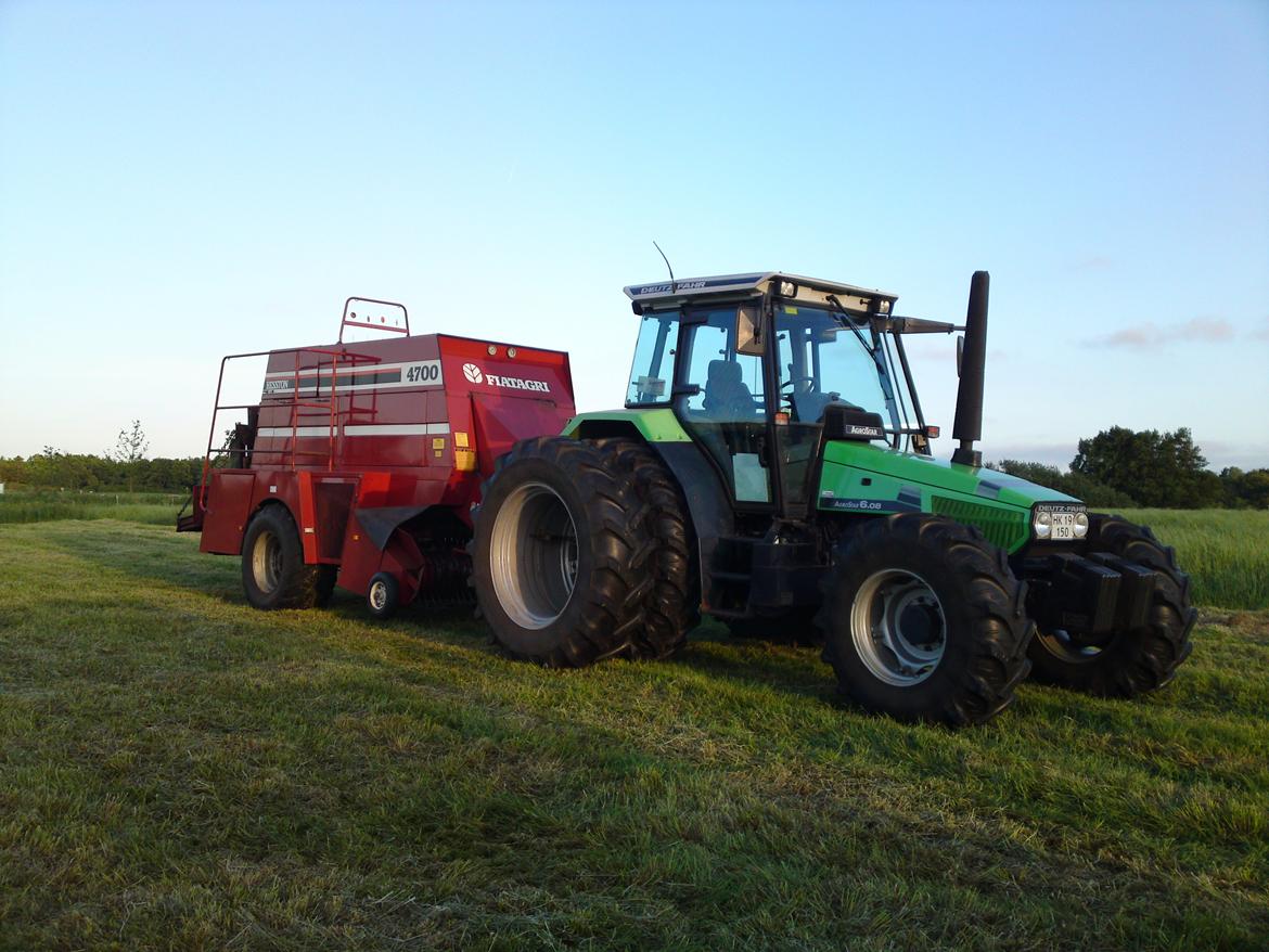 Deutz-Fahr AgroStar 6.08 - 6.08'eren presser kun hø, da vi kan sætte tvillingehjul på den og ikke på 6.16'neren billede 8