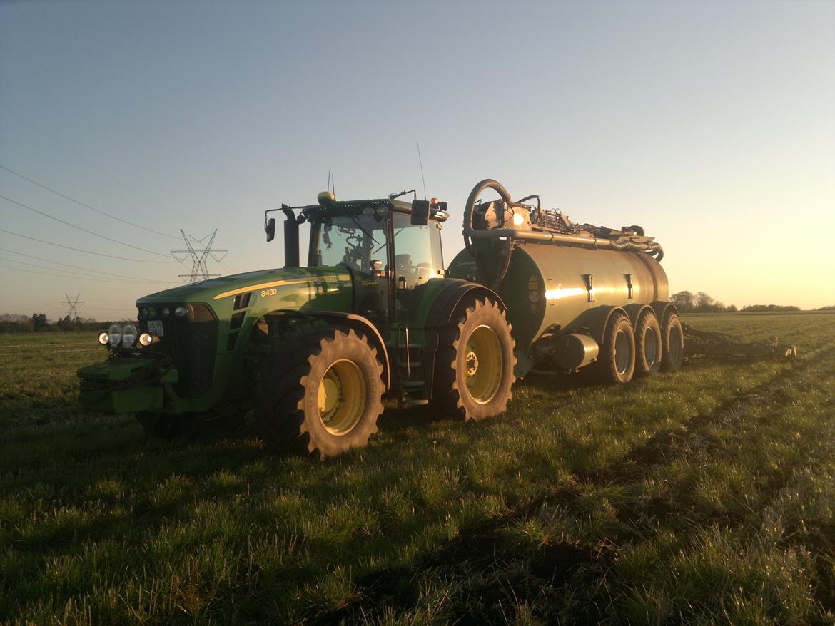 John Deere 8430 billede 8