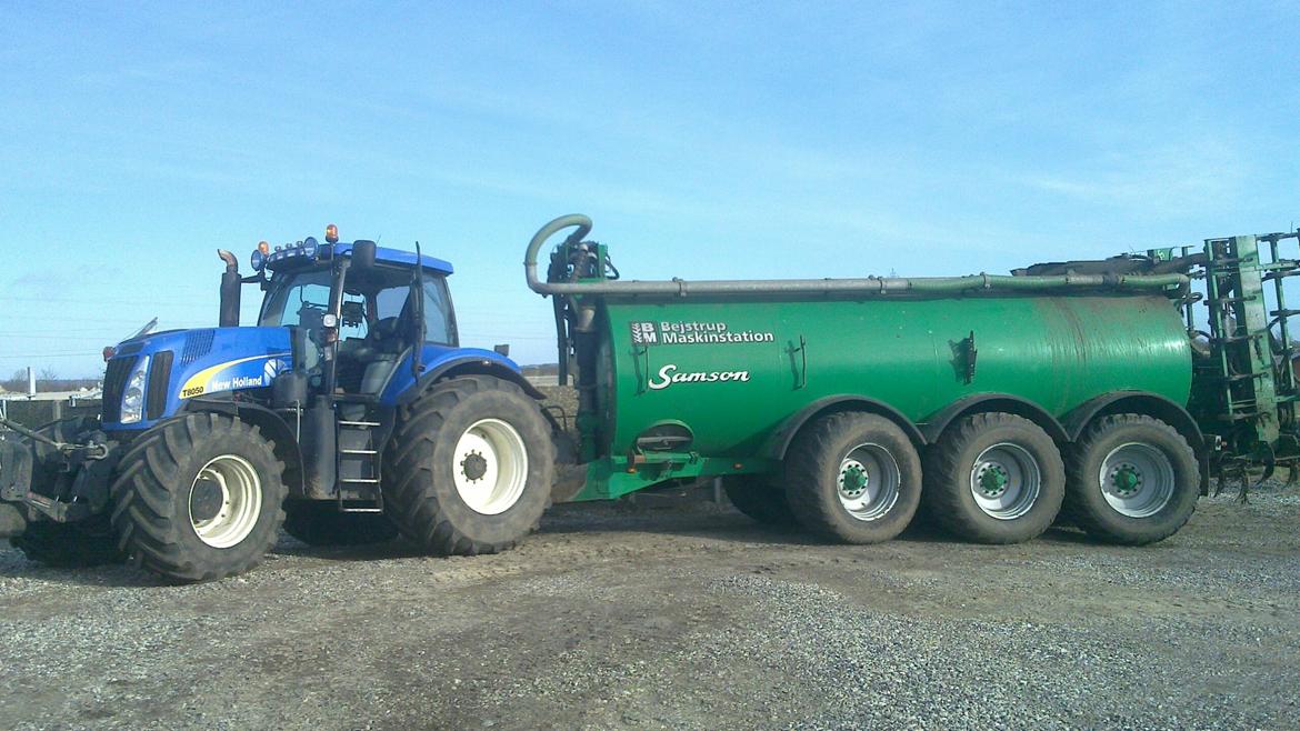 New Holland T8050 billede 2