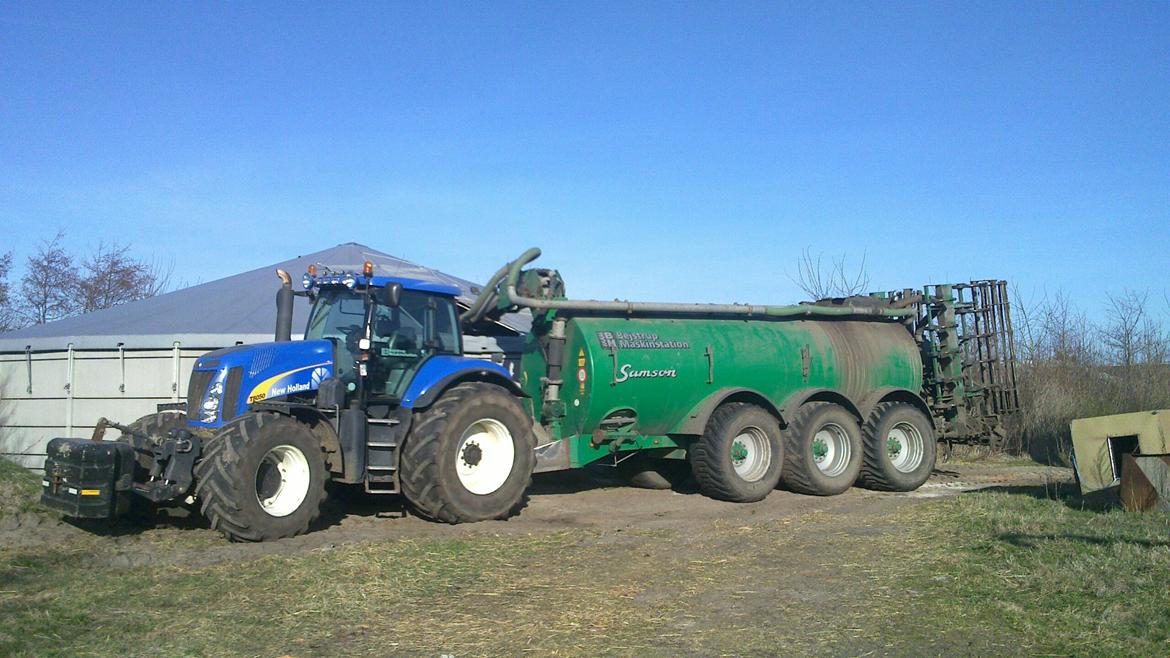 New Holland T8050 billede 4