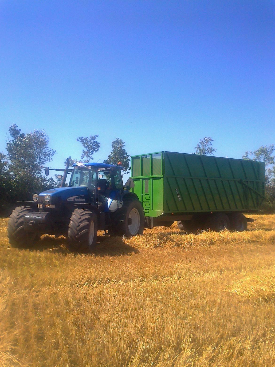 New Holland TM 190 - Høst 2012
lånt BS VOGN billede 2